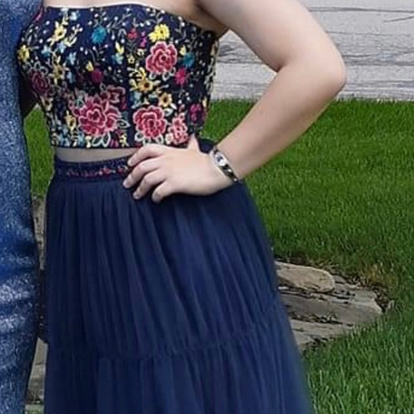 Prom/ Ball dress - Picture 7 of 7